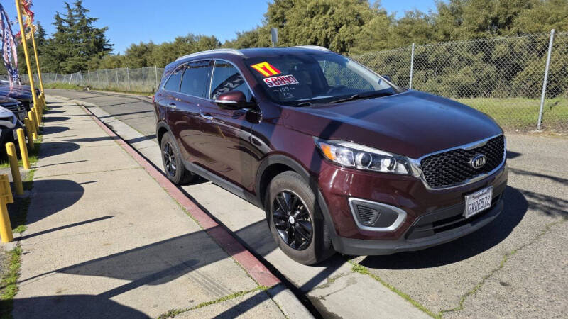 2017 Kia Sorento for sale at Martinez Auto Sales Inc. in Livingston CA