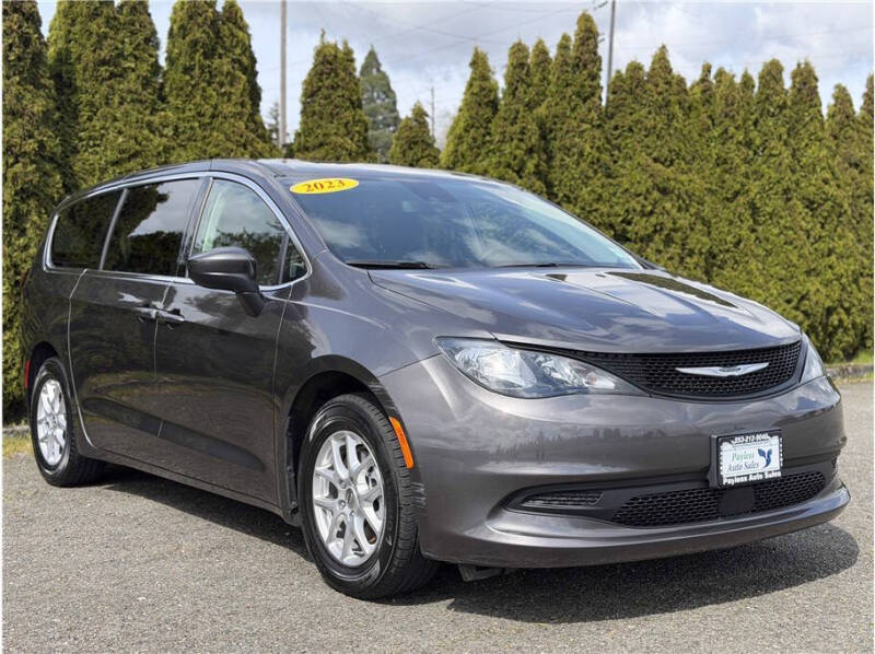 2023 Chrysler Voyager LX