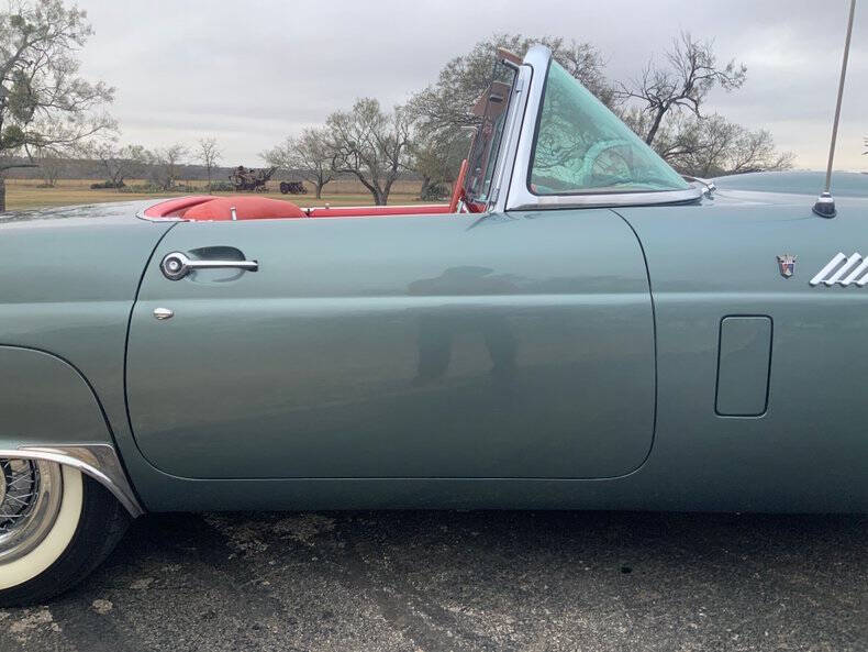 1956 Ford Thunderbird