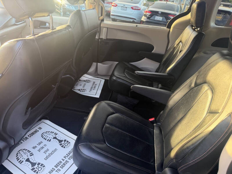 2019 Chrysler Pacifica Touring L