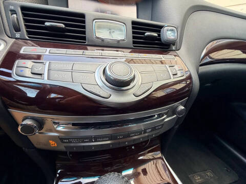 2015 Infiniti Q70 3.7