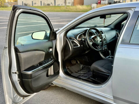 2012 Dodge Avenger SE