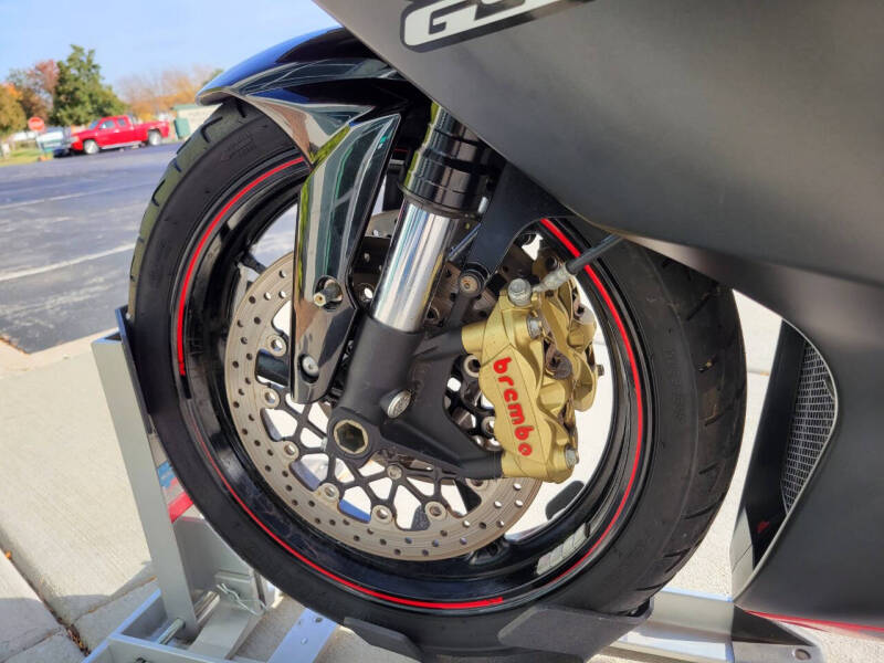 2015 Suzuki GSX-R1000