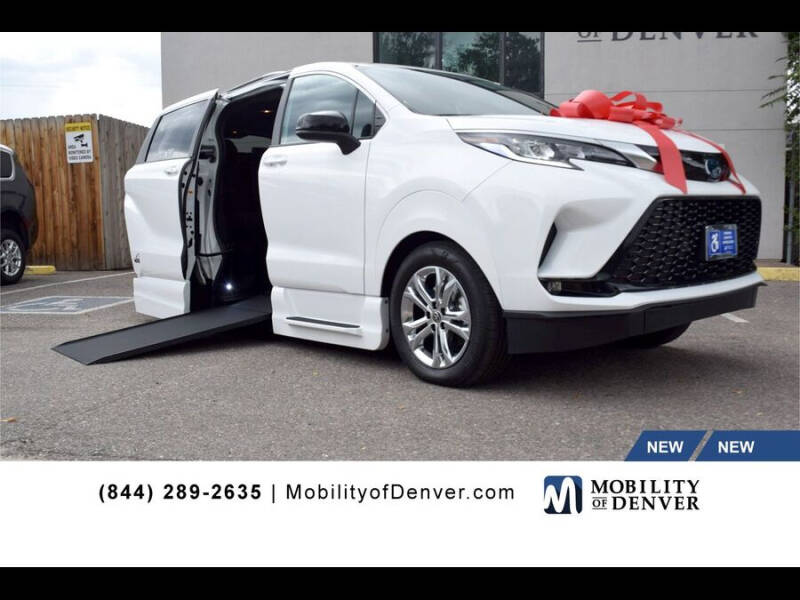2023 Toyota Sienna for sale at CO Fleet & Mobility in Denver CO