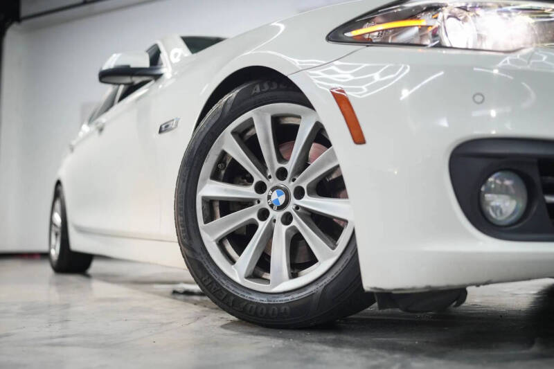 2015 BMW 5 Series 528i