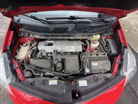 2016 Toyota Prius v Two