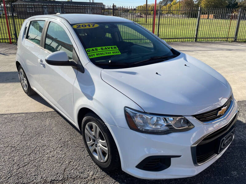 2017 Chevrolet Sonic LT's photo