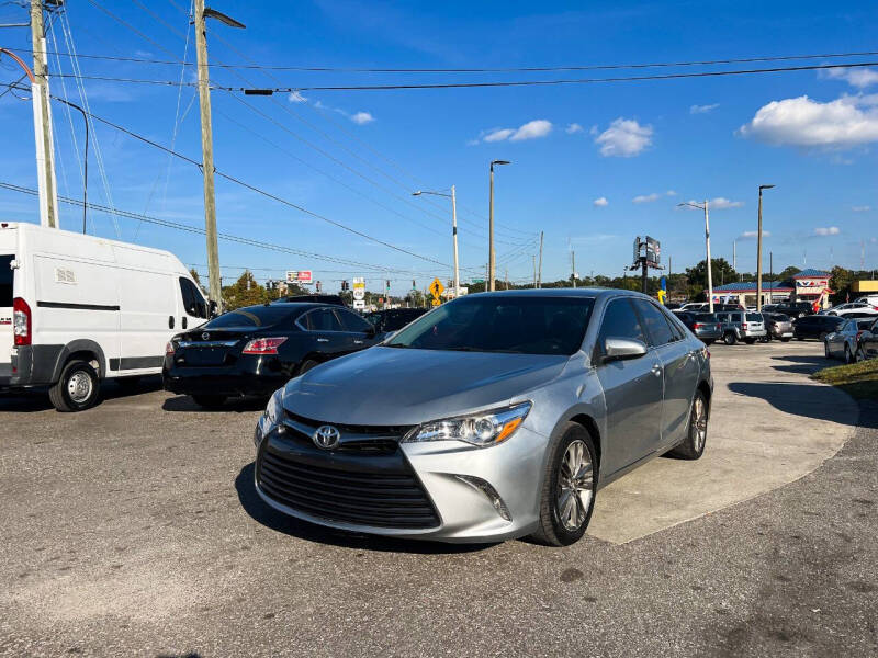 2016 Toyota Camry Special Edition's photo