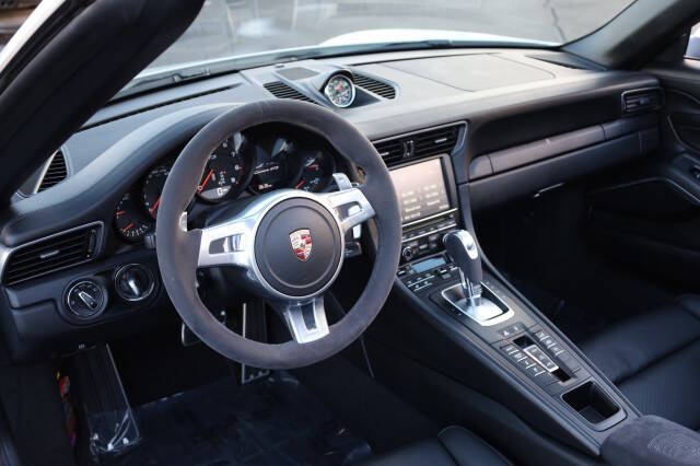 2015 Porsche 911 Carrera GTS