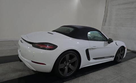 2023 Porsche 718 Boxster T