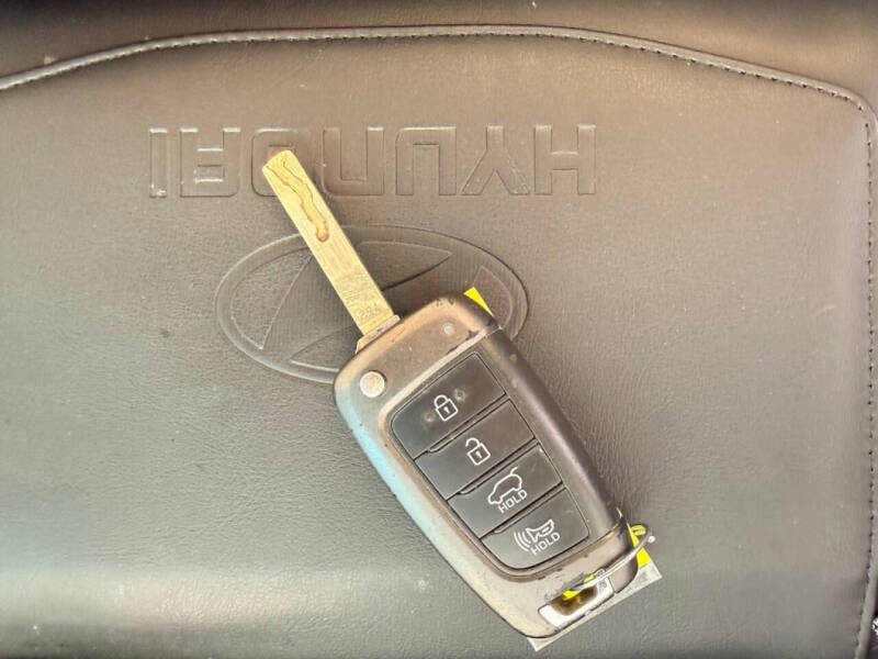 2019 Hyundai Santa Fe SE 2.4L