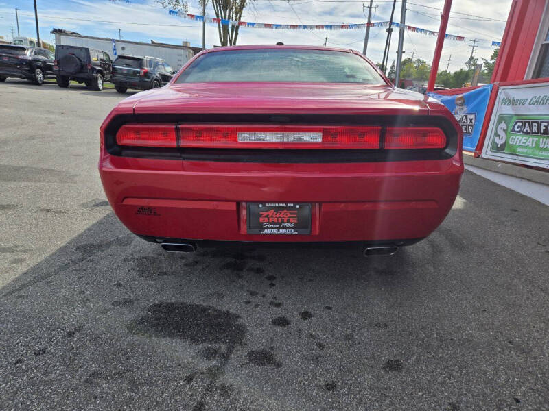 2013 Dodge Challenger SXT Plus