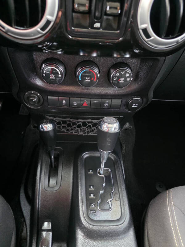 2015 Jeep Wrangler Unlimited Sahara