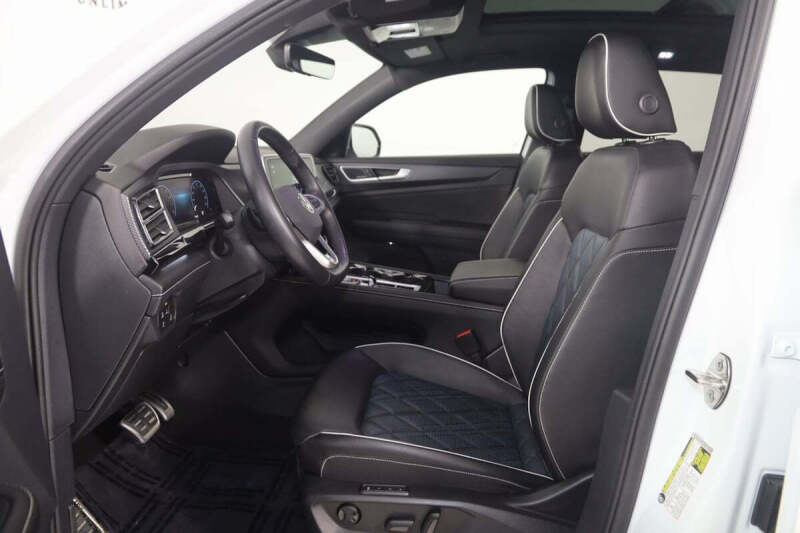 2024 Volkswagen Atlas Cross Sport SEL Premium R-Line 4Motion