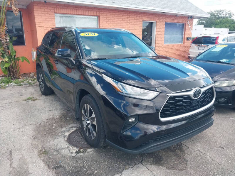 2020 Toyota Highlander XLE's photo