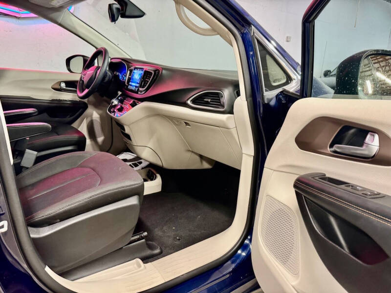 2017 Chrysler Pacifica Touring