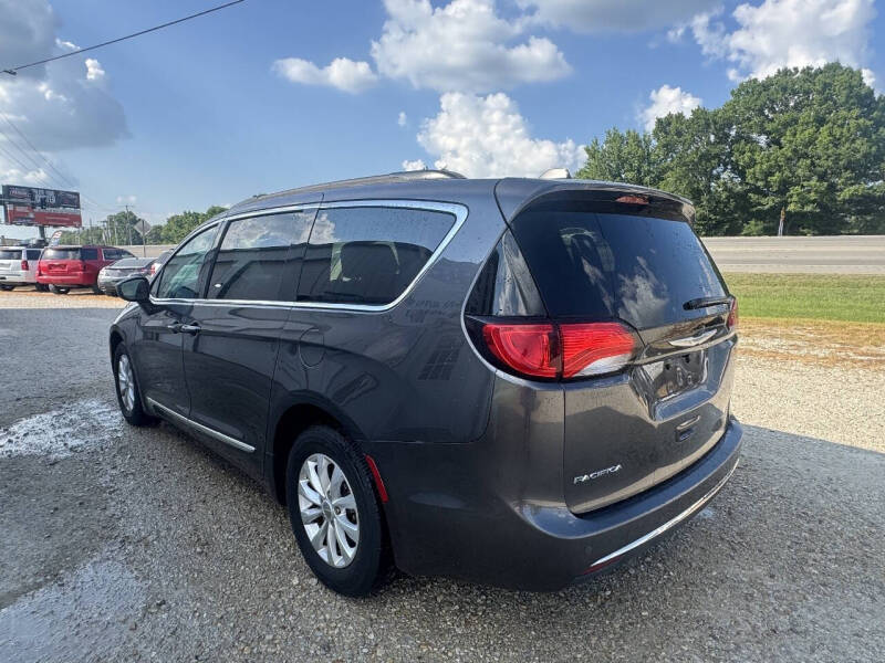 2017 Chrysler Pacifica Touring-L