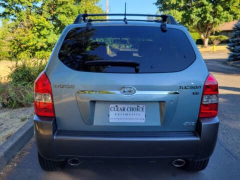2005 Hyundai Tucson for sale at CLEAR CHOICE AUTOMOTIVE in Milwaukie OR