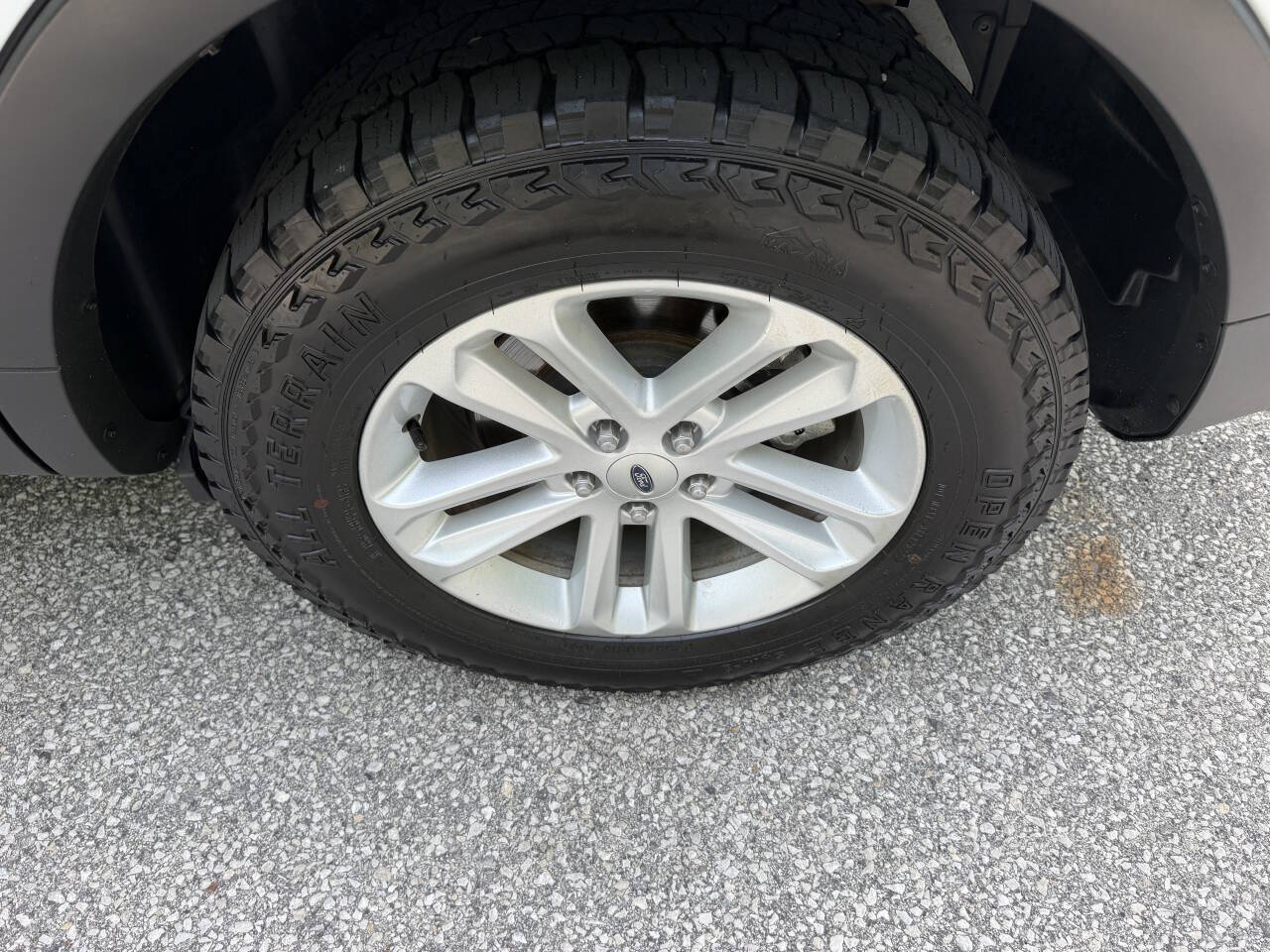 White 2015 Ford Explorer Base AWD Base 4dr SUV 18