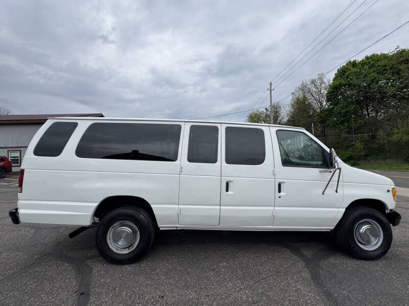 2002 Ford E-Series E-350 SD XLT