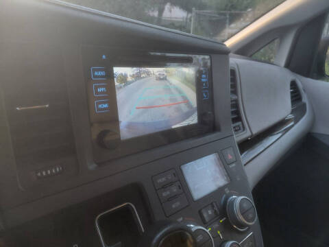 2016 Toyota Sienna XLE 8-Passenger