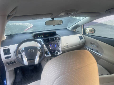 2013 Toyota Prius v Three