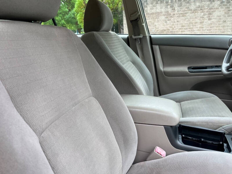 2005 Toyota Camry LE