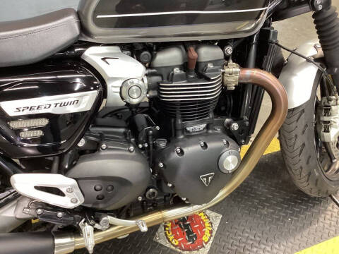 2020 Triumph Speed Twin 1200 Silver Ice/Sto