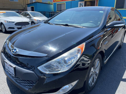 2013 Hyundai Sonata Hybrid for sale at CARZ in San Diego CA
