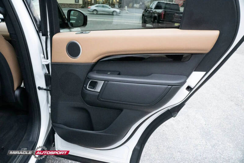 2022 Land Rover Discovery P300 S