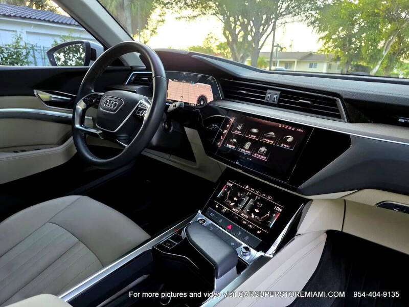 2021 Audi e-tron quattro Premium