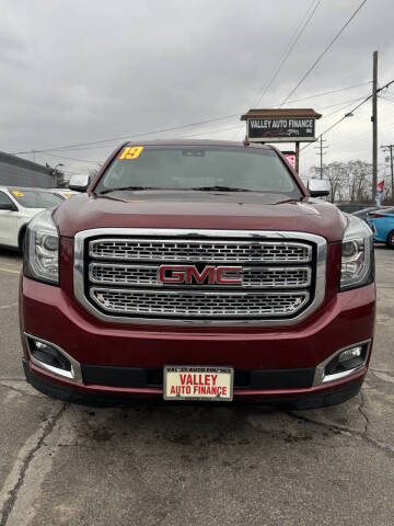 2019 GMC Yukon XL for sale at Valley Auto Finance in Girard OH