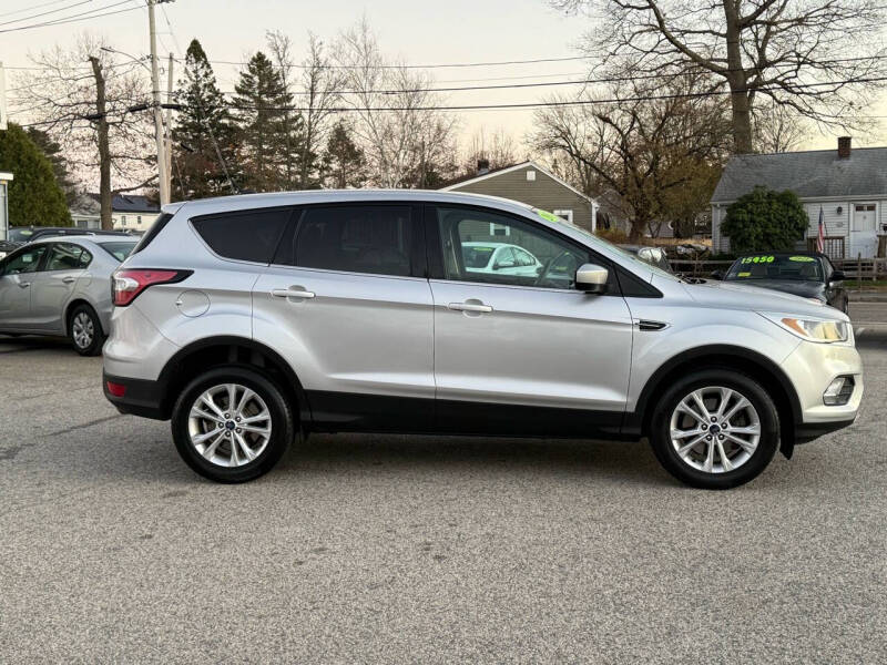 2017 Ford Escape SE photo 5