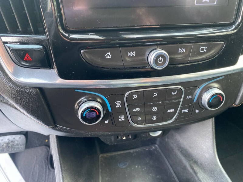 2018 Chevrolet Traverse LT Cloth