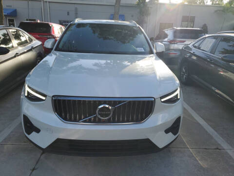 2024 Volvo XC40 B5 Ultimate Bright Theme