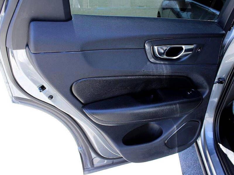 2019 Volvo XC60 T6 Momentum