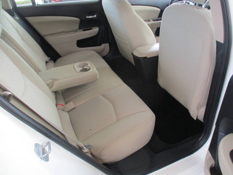 2011 Chrysler 200 Touring