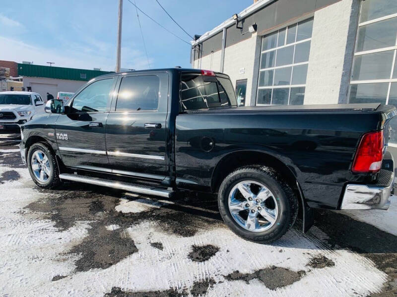 2017 RAM 1500 SLT