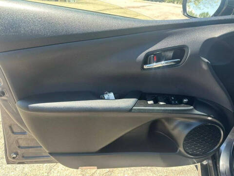 2019 Toyota Prius LE AWD-e