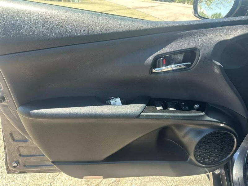 2019 Toyota Prius LE AWD-e