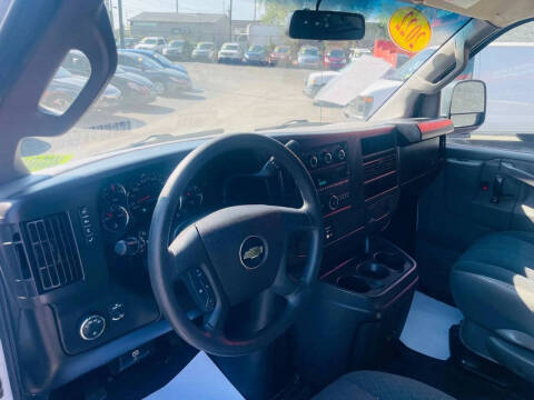 2022 Chevrolet Express 2500