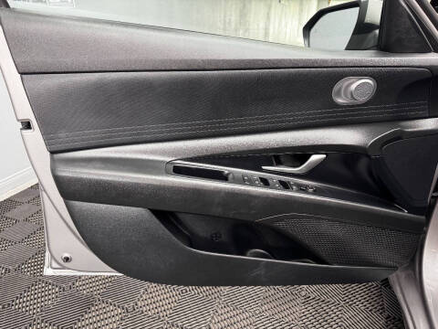 2021 Hyundai Elantra SE