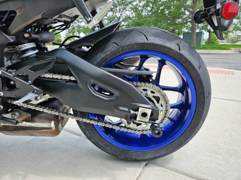 2015 Yamaha YZF-R1