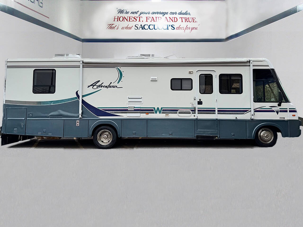 1996 Winnebago Adventurer for sale at Saccucci's Of Schaumburg in Schaumburg, IL