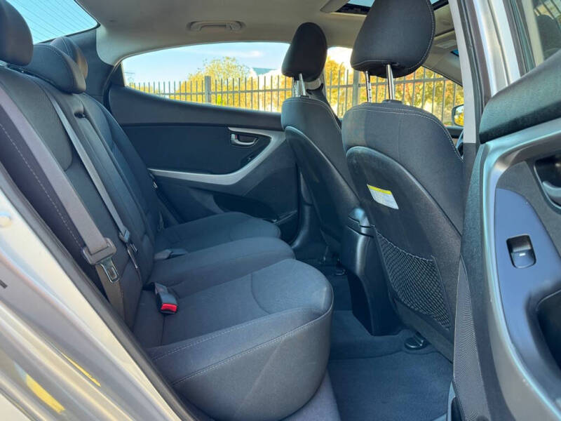 2015 Hyundai Elantra SE