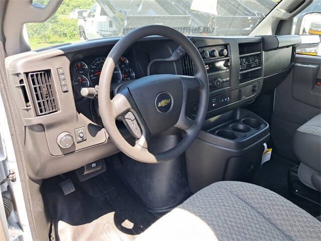 2025 Chevrolet Express 2500