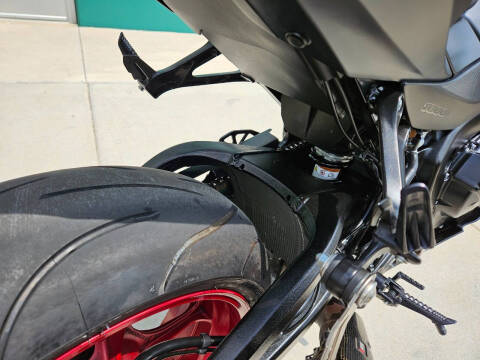2017 Suzuki GSX-R1000