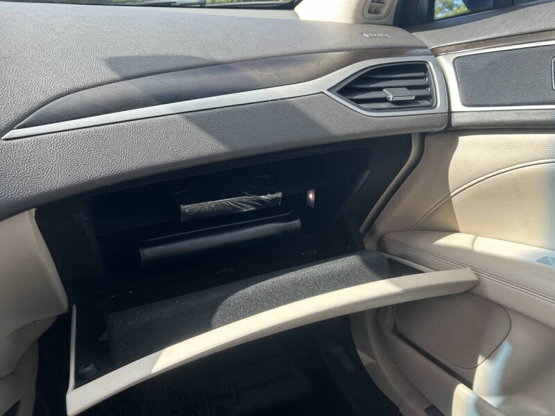 2017 Lincoln MKZ Select