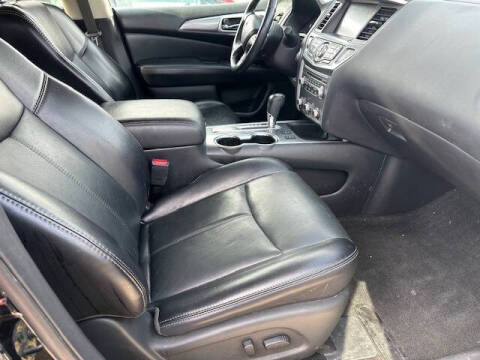 2020 Nissan Pathfinder SL