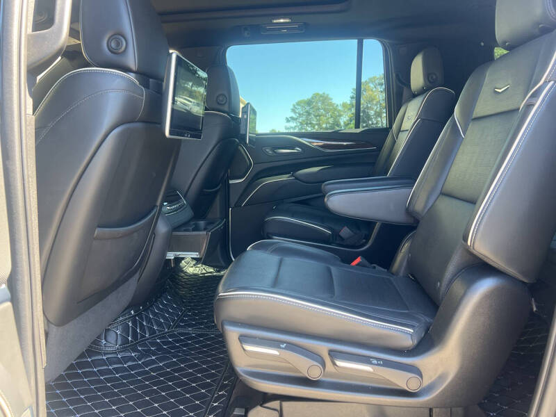 2022 Cadillac Escalade ESV Premium Luxury